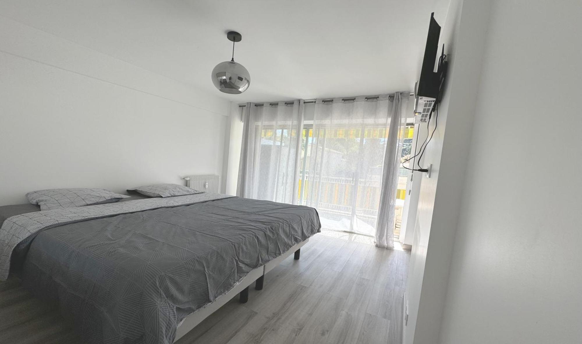 Charming 2 , 52 M2, Very Spacious, Bright And Near Sea Martinez Appartamento *