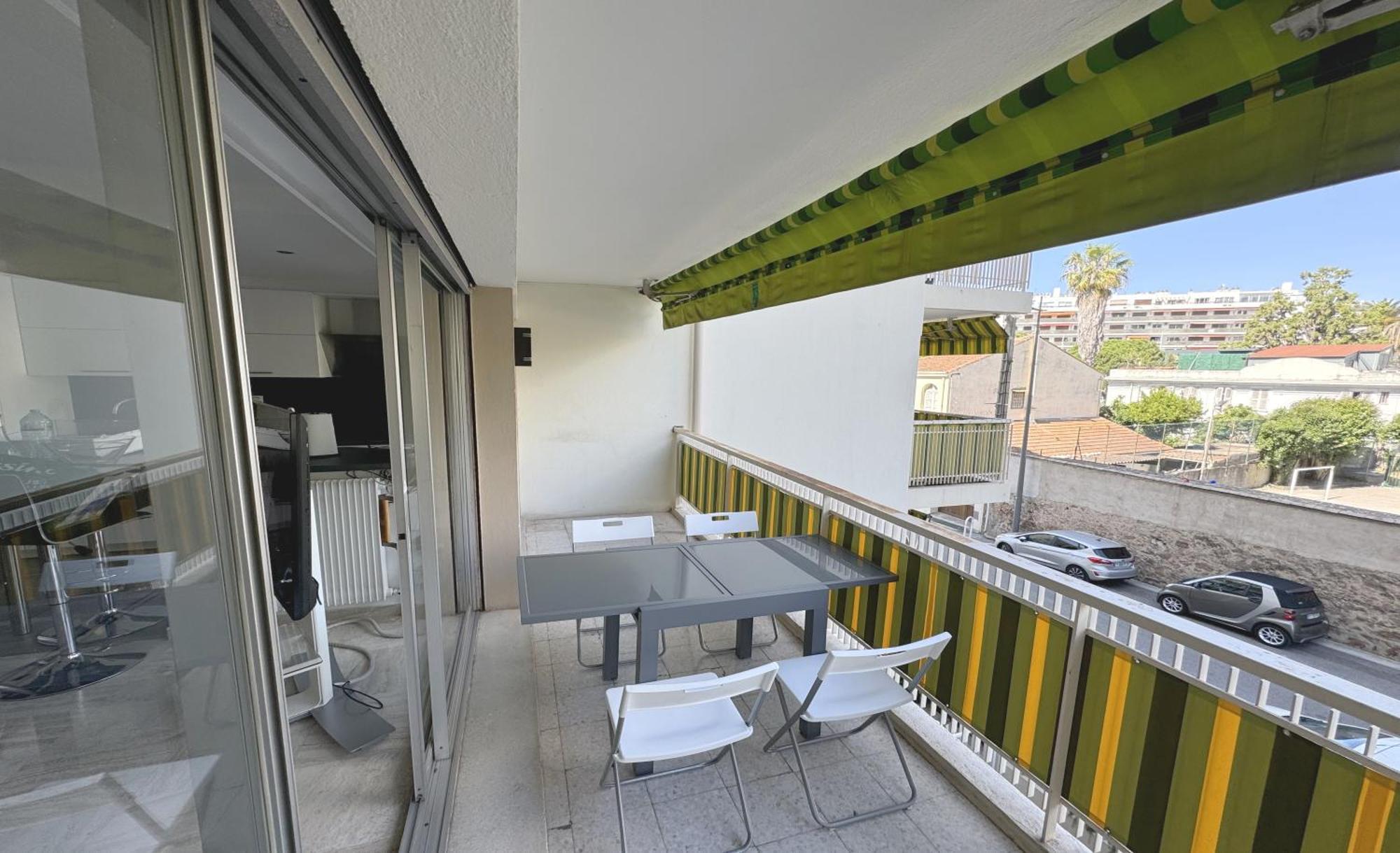Charming 2 , 52 M2, Very Spacious, Bright And Near Sea Martinez * Cannes