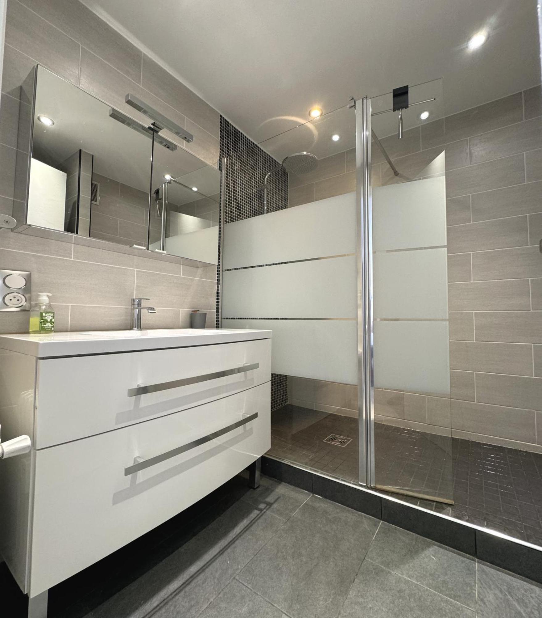 Appartamento Charming 2 , 52 M2, Very Spacious, Bright And Near Sea Martinez Cannes