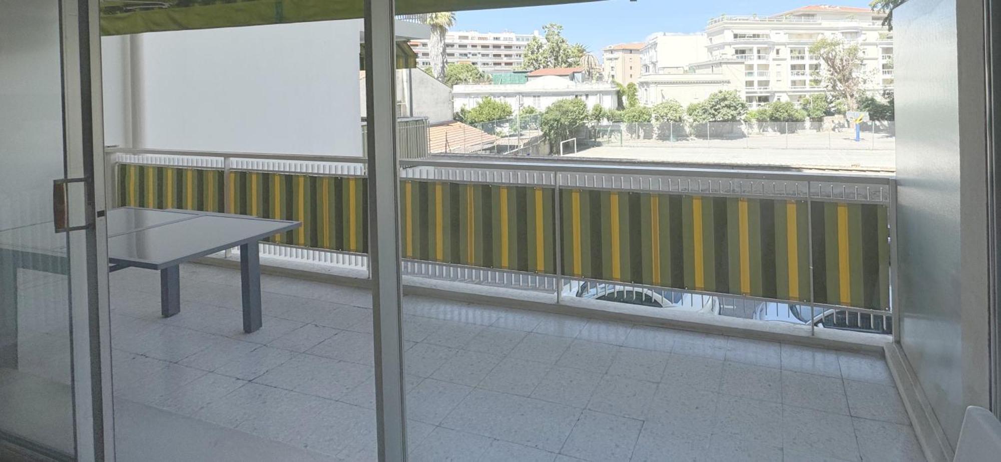 Charming 2 , 52 M2, Very Spacious, Bright And Near Sea Martinez Appartamento *